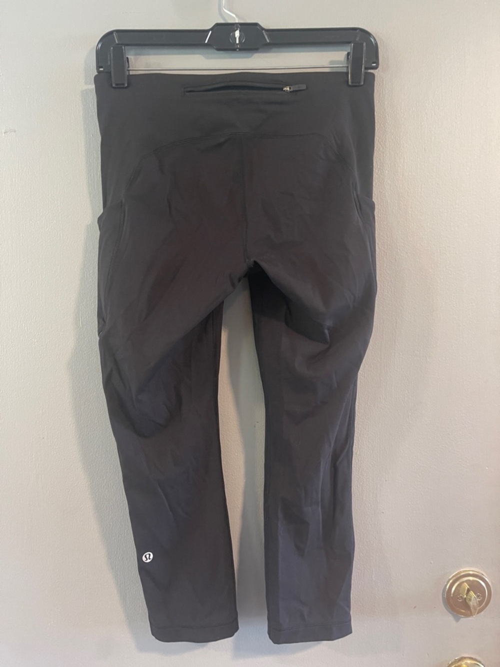 lululemon athletica Black Women's Pocket Cropped Leggings size 6 - Picture 3 of 4